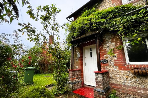 Crookley Cottages Blendworth Lane Image